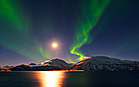 Northern lights above Lyngen Alps, 5. january 2016